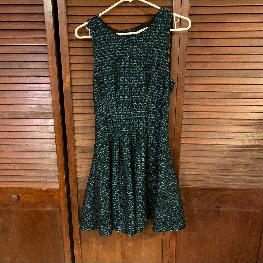 Emerald and Lace Sleeveless Swing Mini Dress